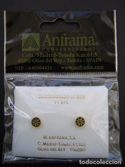 Schmuck: Pendientes adamasquinados con motivos hispano arabes