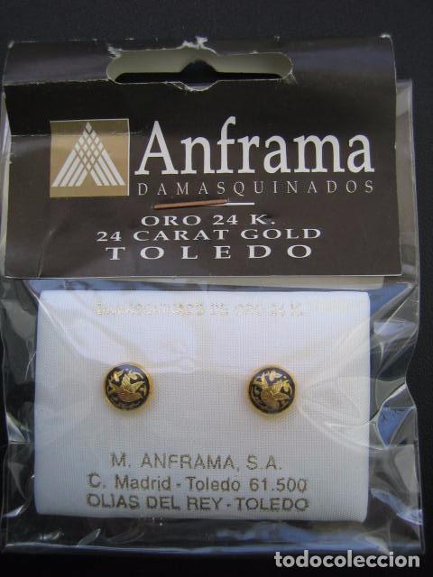 Schmuck: Pendientes adamasquinados con motivos hispano arabes