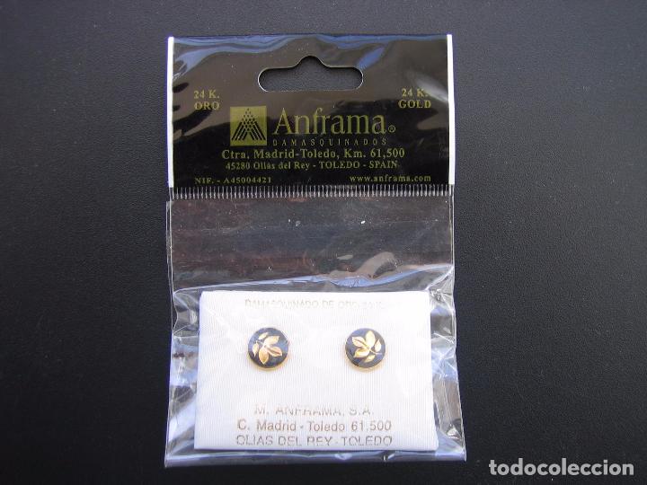 Schmuck: Pendientes adamasquinados con motivos hispano arabes