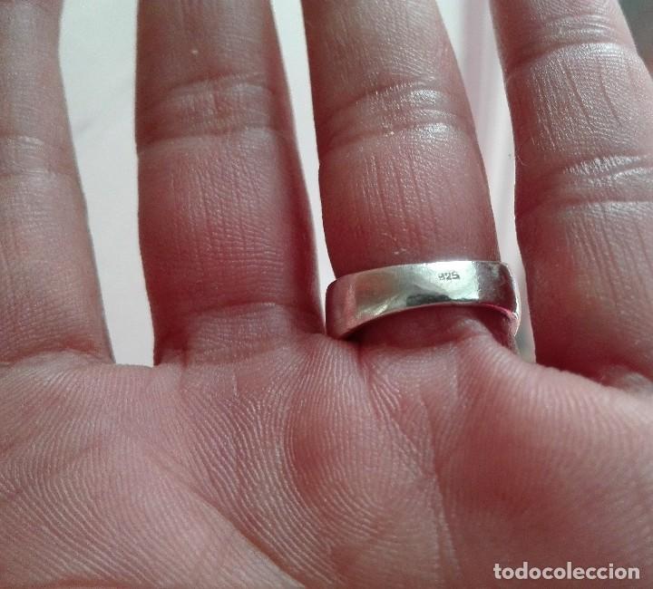 Joyeria: ANILLO CON S&Iacute;MBOLOS EN PLATA DE LEY - Foto 3