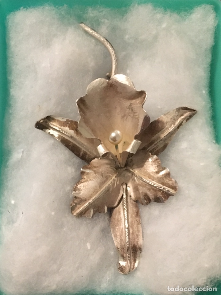 Joyeria: BROCHE DE PLATA Y UNA PERLA EN EL CENTRO 6 X 3,5 CM - Foto 1