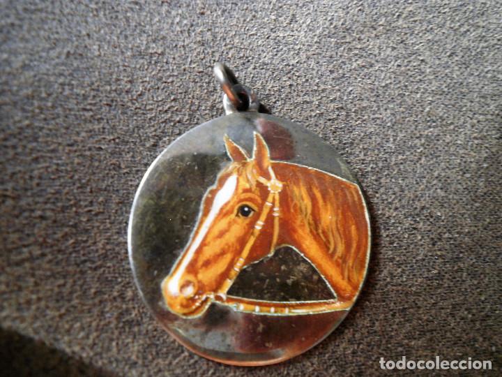 Joyeria: Medalla con caballo. - Foto 2