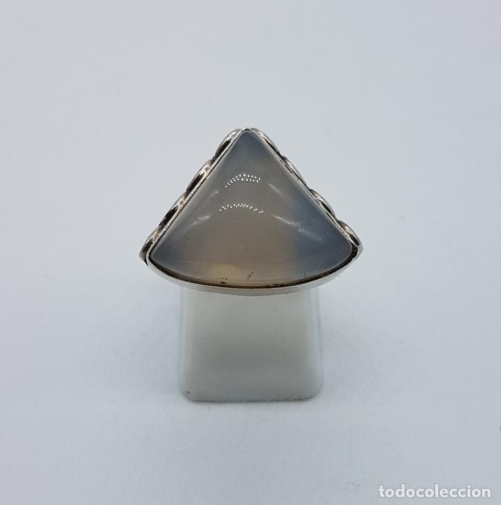 Joyeria: Anillo antiguo en plata de ley contrastada con cenefa en relieve y cabuj&oacute;n triangular de &aacute;gata gris. - Foto 4