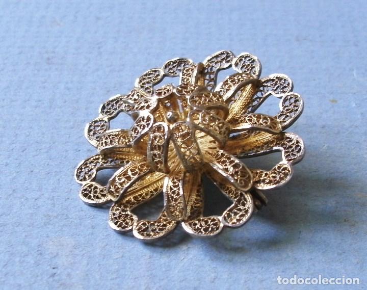 Broche en filigrane en argent 835 en forme de nœud incurvé - France