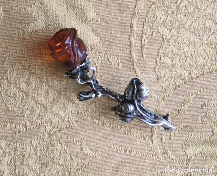 Joyeria: ANTIGUO BROCHE CON FORMA DE ROSA DE PLATA Y AMBAR - Foto 7