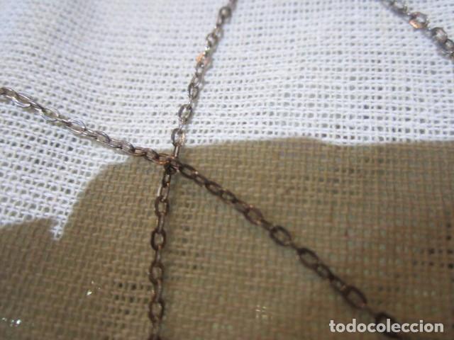 Joyeria: Crucifijo con cadena de plata. 40 cms. largo. Cristo: 2,5 cms. - Foto 4