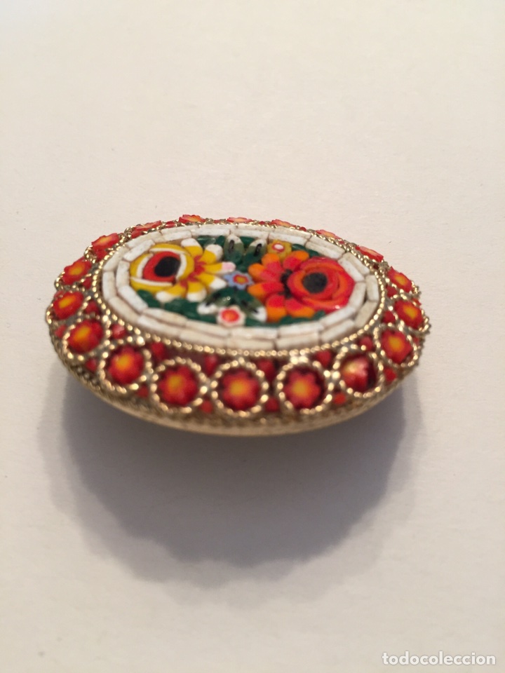 Joyeria: Antiguo broche hecho con la t&eacute;cnica de micro-mosaico. - Foto 3