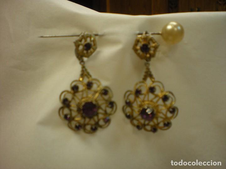Joalharia: pendientes con pedrer&iacute;a primeros de siglo, d2,5cm largos 4,5cm las piedras rosas
