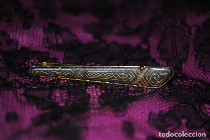 Joyeria: Antiguo broche pisacorbata damasquinado - Foto 3