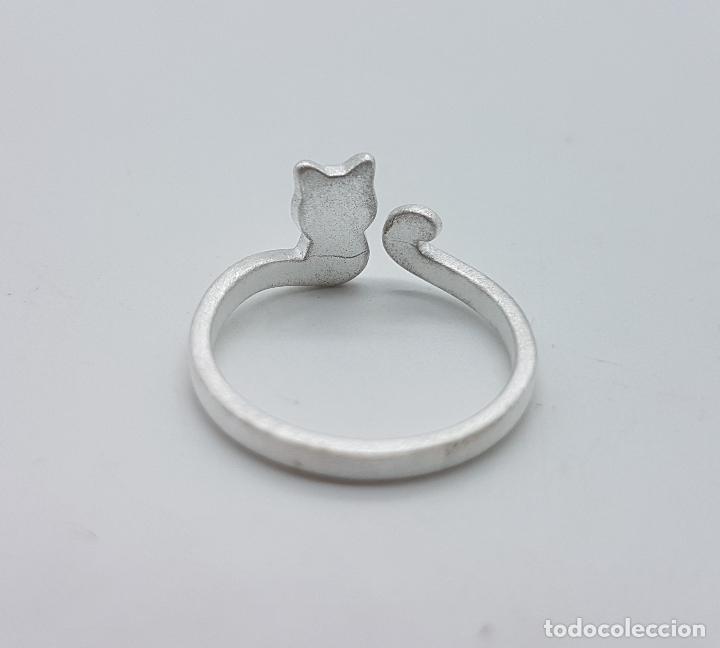 Joyeria: Anillo original con acabados en plata mate con forma de gato . - Foto 5