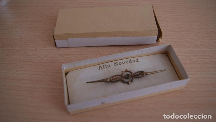 Joyeria: Antiguo broche Alta Novedad. 1955 aproximadamente. - Foto 7