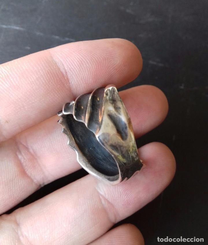 Joyeria: Anillo labrado en Plata de Ley y Circonitas - Foto 4