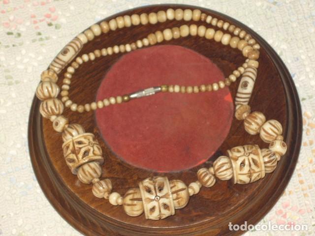 Joyeria: COLLAR LARGO DE HUESO A&Ntilde;OS 70. - Foto 2