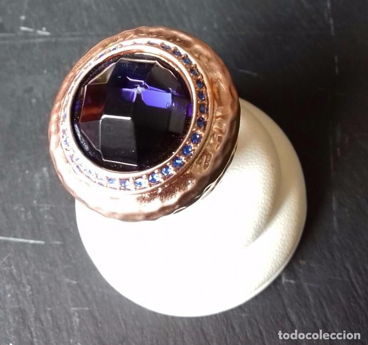 Joyeria: Anillo de bronce pulido y cristal - Foto 1