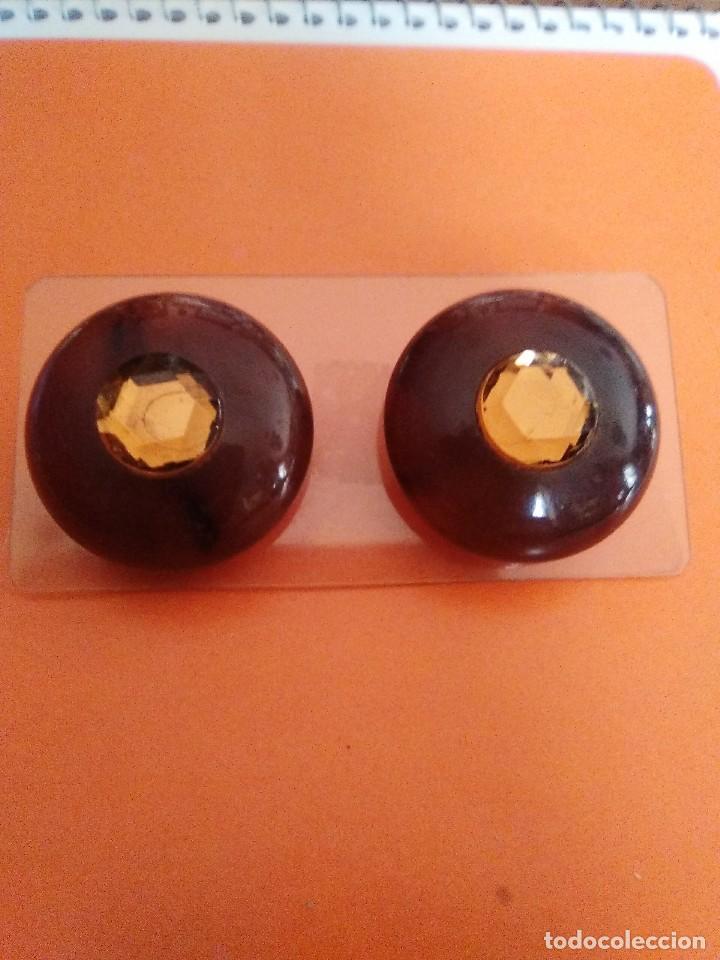 Gioielleria: Pareja de pendientes de cristal.