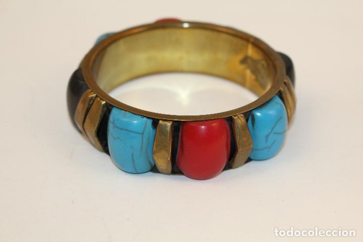 Joyeria: pulsera de laton con turquesas y otras - Foto 1