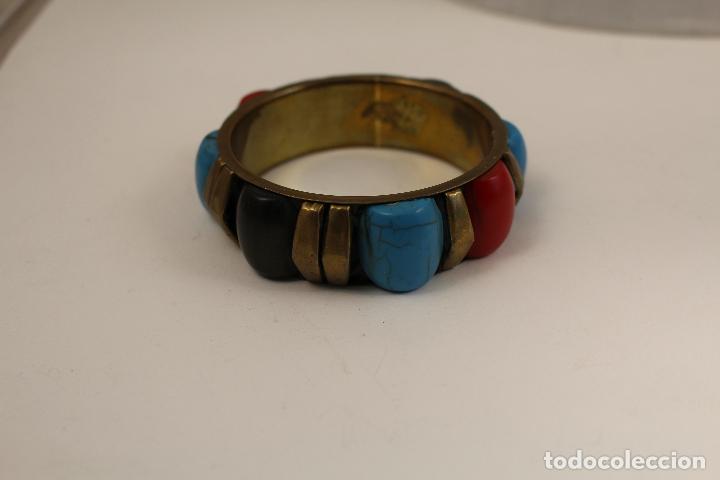 Joyeria: pulsera de laton con turquesas y otras - Foto 2