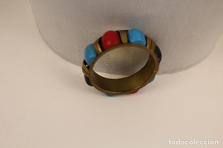 Joyeria: pulsera de laton con turquesas y otras - Foto 3