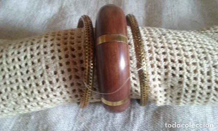 Joyeria: brazaletes de madera y dorados - Foto 2