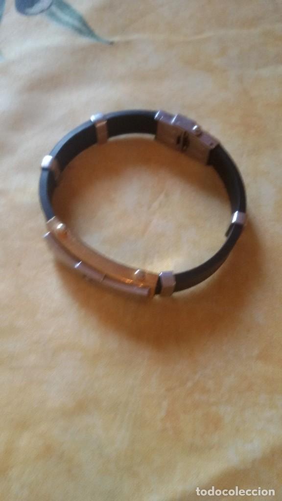 Joyeria: Pulsera de acero y caucho. - Foto 1