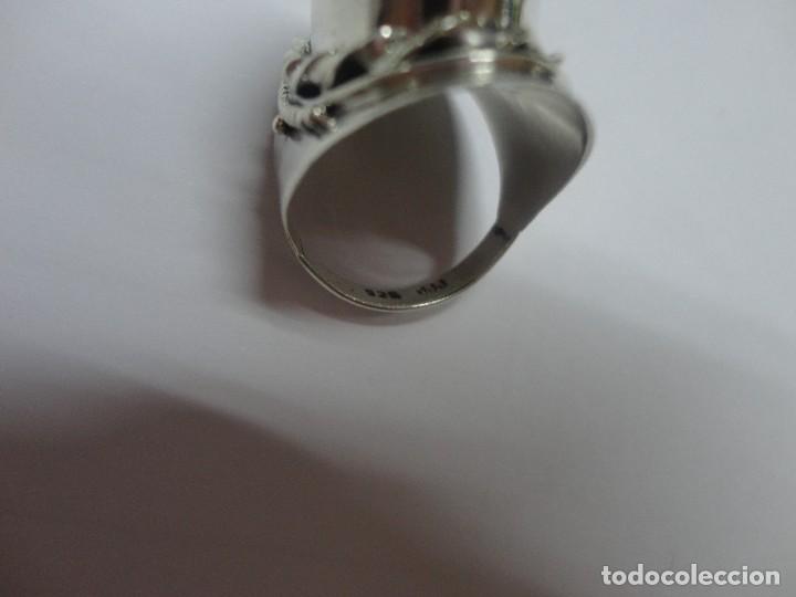 Joyeria: BONITO ANILLO LABRADO DE PLATA CON TURQUESA OVALADA - Foto 2