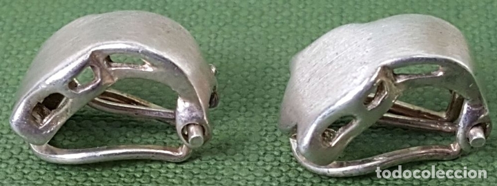 Joyeria: PAREJA DE PENDIENTES DE SE&Ntilde;ORA EN PLATA. CIRCA 1960. - Foto 5