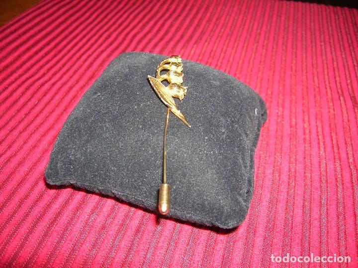 Joyeria: Original broche con canpanitas,en metal dorado. - Foto 1