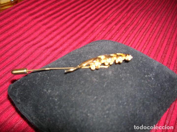 Joyeria: Original broche con canpanitas,en metal dorado. - Foto 2