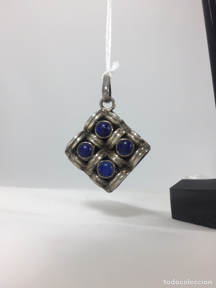 Joyeria: Colgante con piedras azules