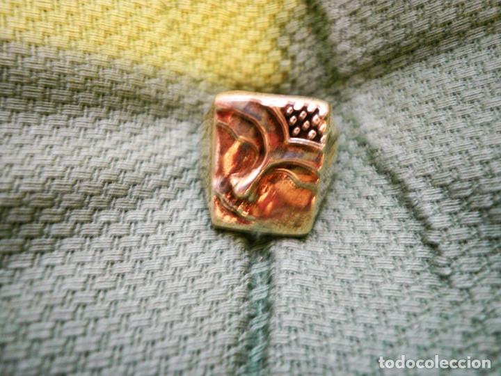 Joyeria: Anillo de plata con cara. - Foto 1