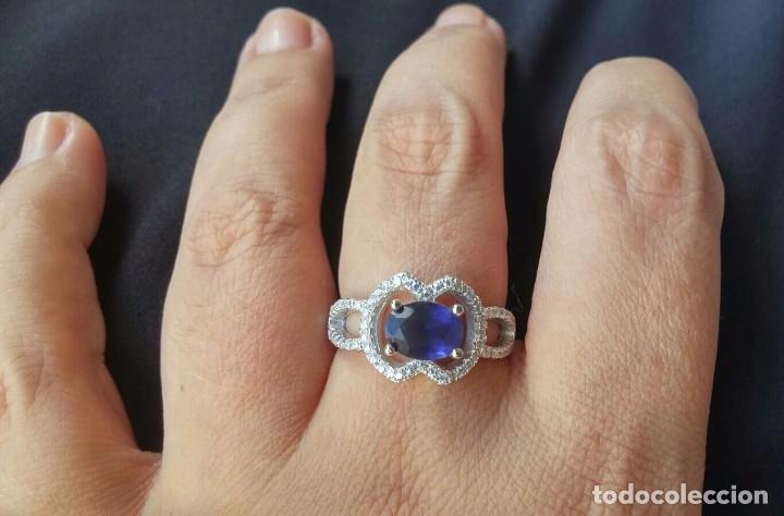 Joyeria: Anillo en Plata de Ley, Zafiro y Topacios blancos - Foto 2