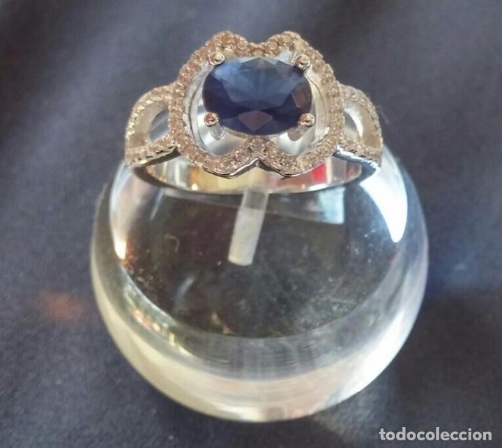 Joyeria: Anillo en Plata de Ley, Zafiro y Topacios blancos - Foto 4
