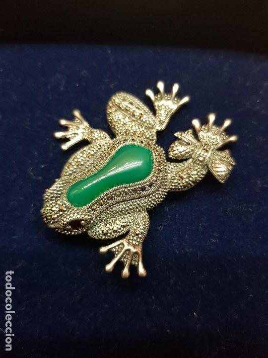 Joyeria: Antiguo broche de plata con crisoprasos. - Foto 1