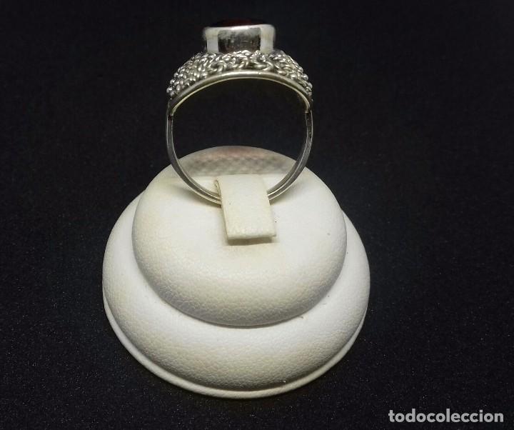Joyeria: Anillo en Plata de Ley labrada - Foto 3