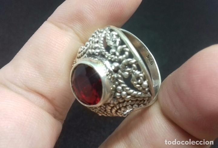 Joyeria: Anillo en Plata de Ley labrada - Foto 4
