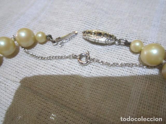 Joyeria: Antiguo collar de perlas bisuter&iacute;a. 29 cms. largo. - Foto 3