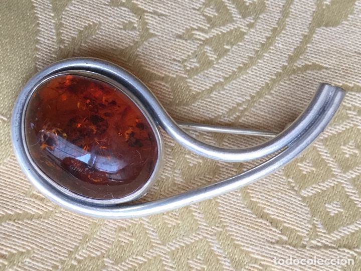 Joyeria: ANTIGUO BROCHE DE &Aacute;MBAR DEL B&Aacute;LTICO CON PLATA DE LEY - Foto 1