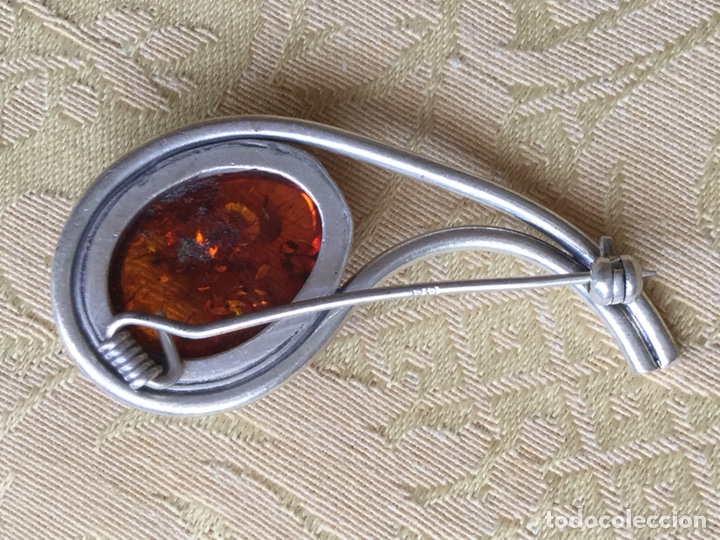 Joyeria: ANTIGUO BROCHE DE &Aacute;MBAR DEL B&Aacute;LTICO CON PLATA DE LEY - Foto 3