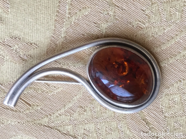 Joyeria: ANTIGUO BROCHE DE &Aacute;MBAR DEL B&Aacute;LTICO CON PLATA DE LEY - Foto 4