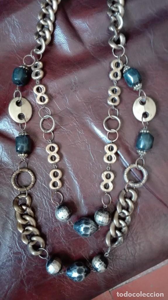 Joyeria: Collar de metal y cuatro cuentas de pl&aacute;stico. - Foto 2