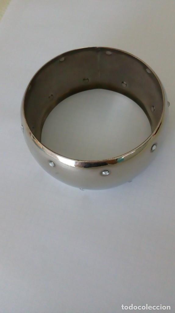 Joyeria: Brazalete plateado con pedrer&iacute;a - Foto 2