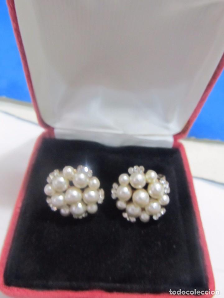 Joaillerie: PENDIENTES CON PIEDRAS Y PERLAS, CHAPADO COBREADO