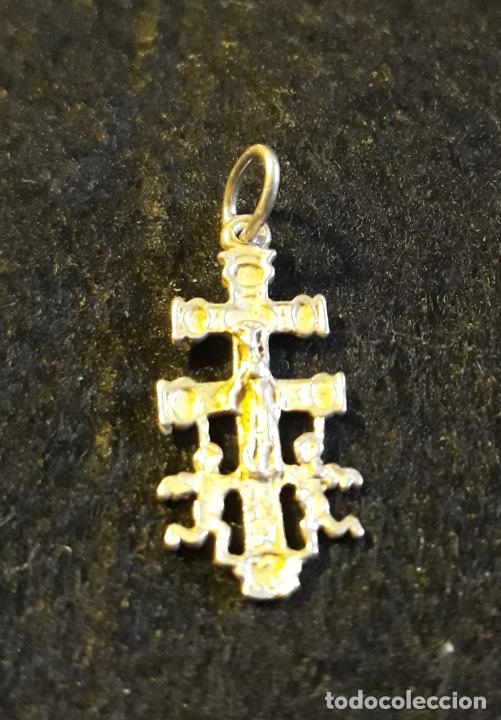 Joyeria: CRUZ DE CARAVACA EN PLATA DE 2,5 x 1 cm - Foto 1