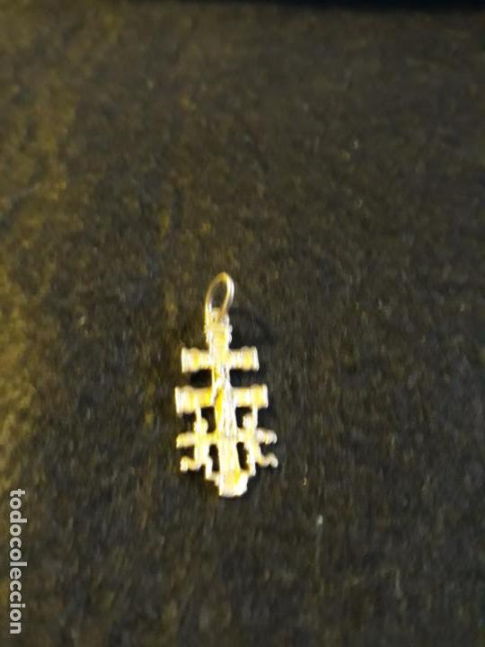 Joyeria: CRUZ DE CARAVACA EN PLATA DE 2,5 x 1 cm - Foto 2