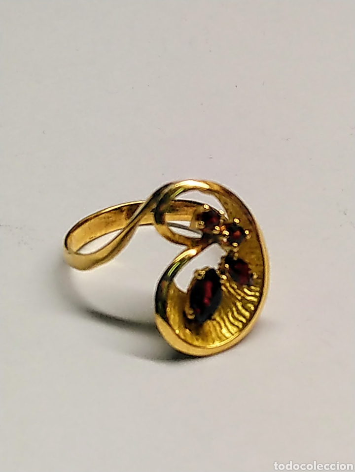 Joyeria: Anillo oro 18 kts. y granates. - Foto 1