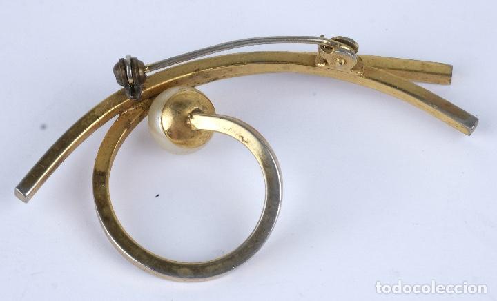 Joyeria: Broche en metal dorado con simil perla - Foto 2