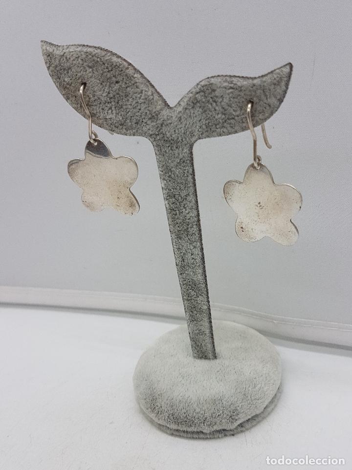 Joyeria: Pendientes vintage en forma de flor de plata de ley . - Foto 2