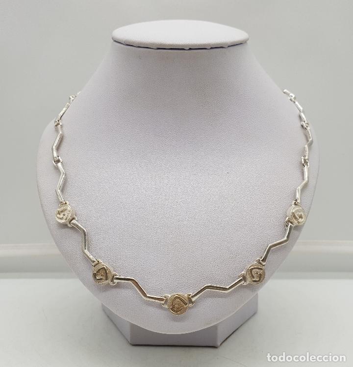 Joyeria: Sofisticada gargantilla en eslabones de plata de ley redondos y en forma de rayo con contraste . - Foto 3