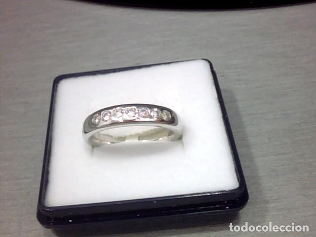 Joyeria: anillo oro blanco 18kl y diamantes - Foto 1