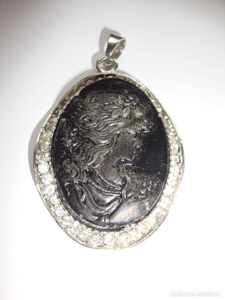Joyeria: ANTIGUO CAMAFEO PLATEADO CON PIEDRECITAS - Foto 2